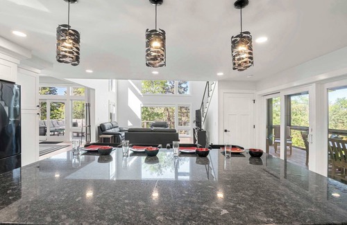 Wellfleet House | Modern Wellfleet Retreat 2 mi to Beach!