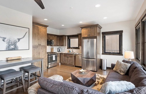 Whitefish Condo | Modern Whitefish Condo with Private Hot Tub & Views