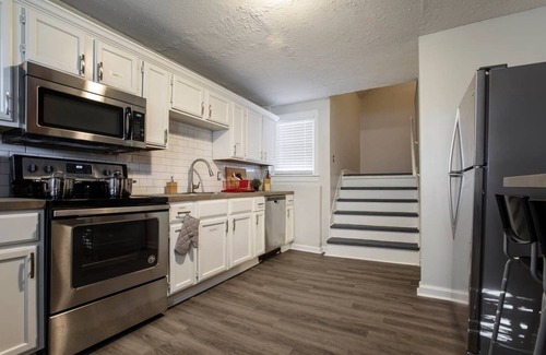 Smoketown Jackson House | Modern yet historic 3BR House by CozySuites