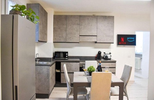 Como Apartment | Moderno appartamento - 15 minuti dal centro e parcheggio pubblico gratuito