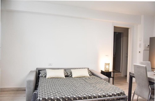 Como Apartment | Moderno appartamento - 15 minuti dal centro e parcheggio pubblico gratuito