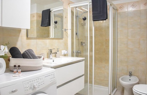 Como Apartment | Moderno appartamento - 15 minuti dal centro e parcheggio pubblico gratuito