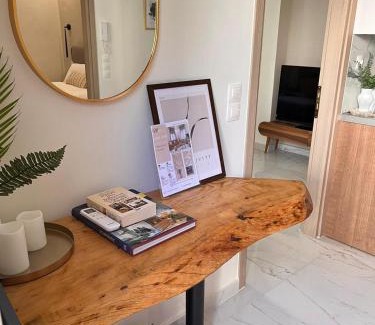 Zavlani Apartment | Modh Patras City Centre - Entire Apartment