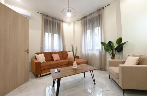 Zavlani Apartment | Modh Patras City Centre - Entire Apartment