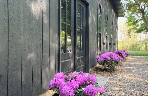 Whittaker House | Moeder's: Accommodations and Event Space