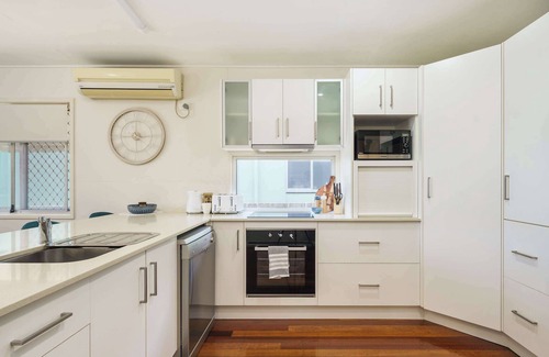 Moffat Beach House | Moffat Beach Magic: Family and Pet Friendly Oasis