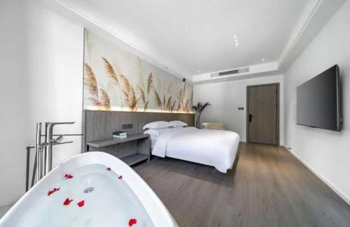 Moganshan House | Moganshan Qingyue Banxia Hot Spring Resort