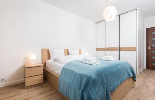 Grzegorzki Apartment | Mogilska Tower Apartments near Tauron Arena by InPoint
