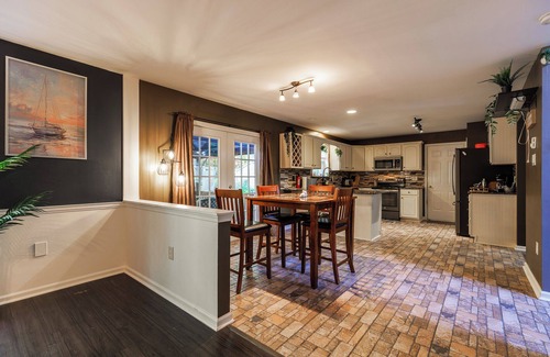 Albrightsville Villa | Mohawk Kudil in Poconos !Njoy Your spring with Hot Tub, Private Pool & Game Room