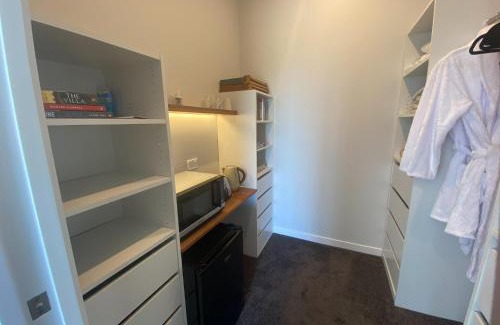 Ruakaka House | Moko Hiwi Escape Ruakākā- Huia Suite