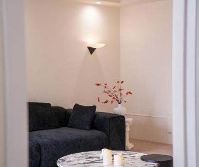 Downtown Shanghai Apartment | Moli B&B-Right on Nanjing East Road the Bund 2-Bedrooms with Elevator Apart ment Near the subway