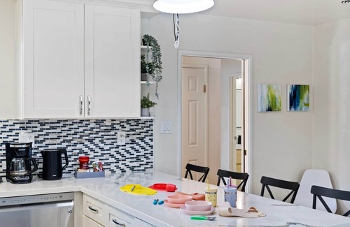 South San Jose House | MolivuHomes 3BR | Hot Tub | KingBed | Pet-Friendly