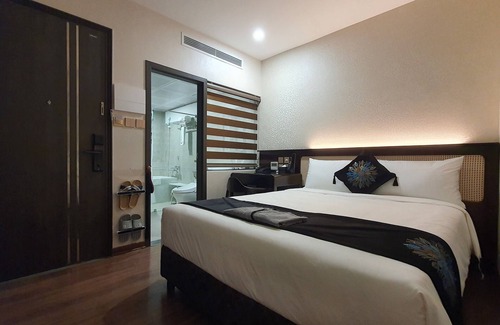Cong Vi Hotel | MOMIZI HANOI 2 - PHAN KE BINH