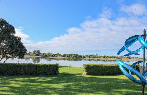 Athenree House | Monarch Cottage on the Estuary