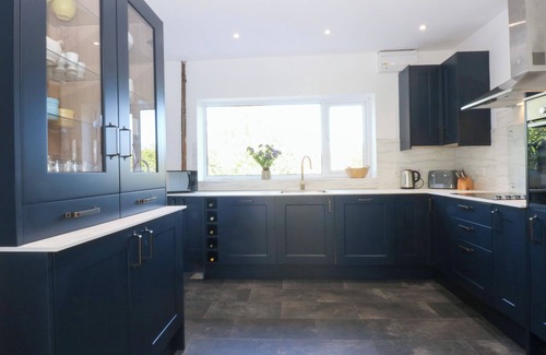 Benllech Cottage | MONARFON, pet friendly, country holiday cottage in Benllech