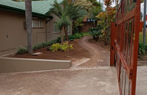 Tzaneen House | Monate things guest house