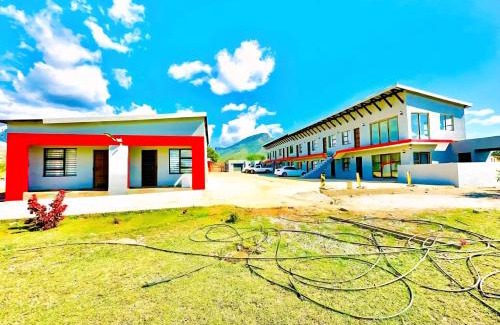 Nkowankowa House | Monavy Riverside Hotels in Tzaneen