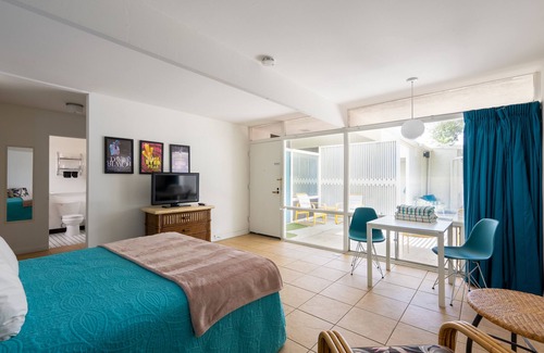 Desert Park Estates Hotel | Monkey Tree Hotel 3 by AvantStay | Stylish Hotel in Palm Springs w/Pool!