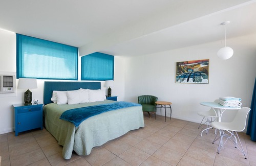 Desert Park Estates Hotel | Monkey Tree Hotel 14 by AvantStay | Stylish Hotel in Palm Springs w/Pool!