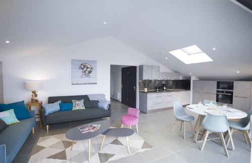 Sevrier Apartment | Mont Blanc Apartment - Lake View Floor 2