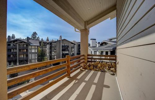Deer Valley House | Mont Cervin 32 by AvantStay Ski In Ski Out Home in Silver Lake Village w Hot Tub