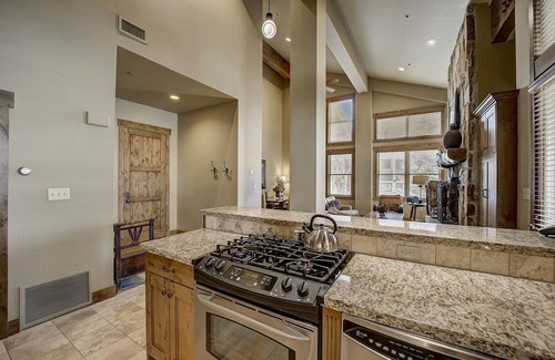 Deer Valley Condo | Mont Cervin #33 by AvantStay | Luxury Ski in Ski out home in Park City!