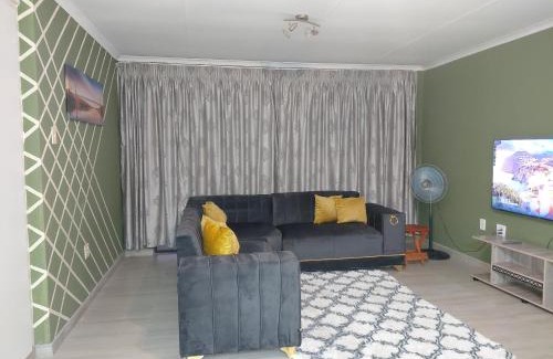 Newcastle House | Mont Pelaan 48