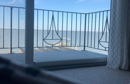 Laneview House | “Montague Island House” on the Rappahannock Rivah