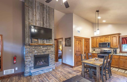 West Yellowstone Cabin | Montana Cabin Summary