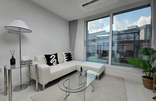 Seorim-dong Apartment | Montara