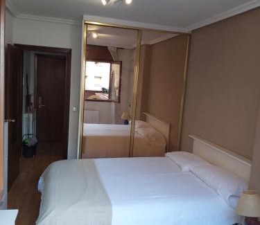 Las Campas y San Claudio Apartment | MONTE NARANCO-LOS VEGA PARKING e INTERNET GRATIS