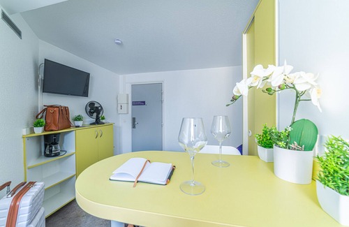 Center Apartment | Montempô Apparthôtel Evry