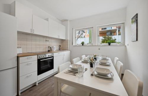 Kongen Apartment | Monteur und Worker Wohnungen in Köngen Kitchen,Wifi,Smart TV, Wendlingen, Stuttgart, Autobahn A8