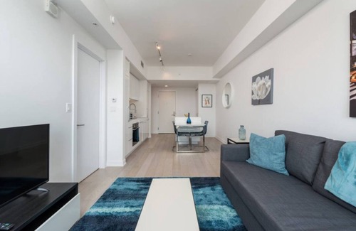Southwest Condo | Monthly - Tour Des Canadiens Luxury Flat