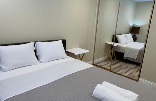 Southeast Anaheim House | Monthly Upscale Private Room near Disney & free parking