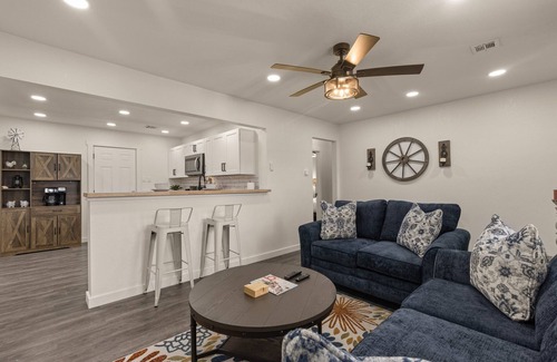 Tulsa Cottage | Monticello Cottage near Owen Park