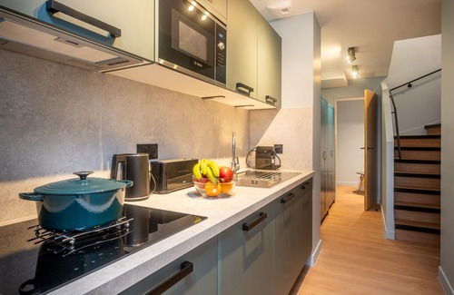 Quartier des Grandes-Carrieres Apartment | Montmartre Paris Suite