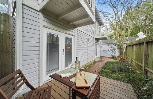 Neartown House | Montrose District Guesthouse with Private Yard across from Cherryhurst Park
