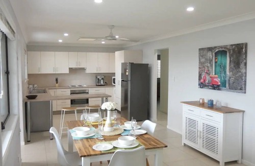Mooloolaba House | Mooloolaba Beach House- Pet friendly