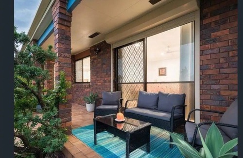 Mooloolaba House | Mooloolaba Beach House- Pet friendly