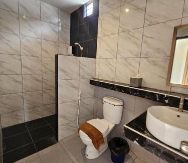 Than To Hotel | Moon lake resort