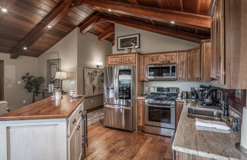 Ruidoso Cabin | Moon Mountain Escape | Fantastic Views, Hot Tub