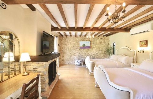 Lat Yao Hotel | Moon River Village