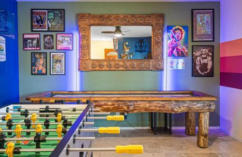 North Mountain House | Moon Valley-Pool Spa Foosball Ping Pong PutPut