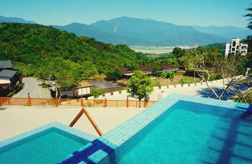 Yuli Hotel | Moon Water Resort