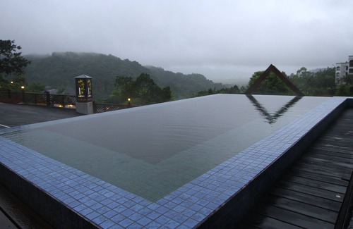 Yuli Hotel | Moon Water Resort