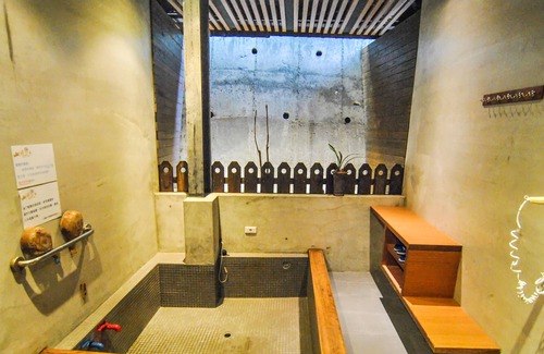 Yuli Hotel | Moon Water Resort