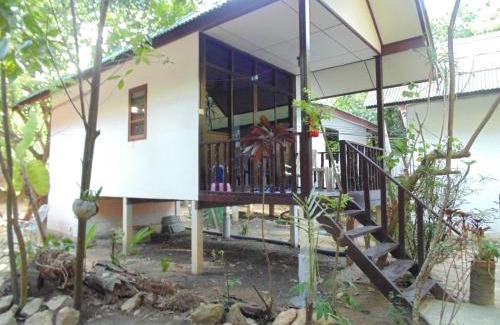 Mae Nam Hotel | Moonhut Bungalows