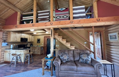 Ennis Cabin | Moonlight Ridge Cabin