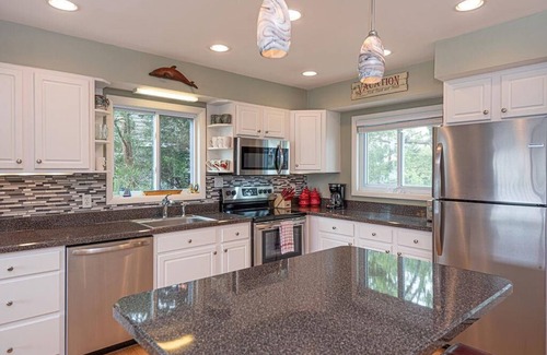 Ocean Pines House | Moonshell - Waterfront, 3 Bedrooms, 2 Bathrooms, Sleeps 6, Non Group Rental